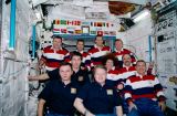 Spolen fotografie posdek v modulu Destiny na ISS (10.03.2001)