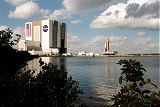 Sestava STS-98 se vrac do VAB ke kontrole (19.01.2001)